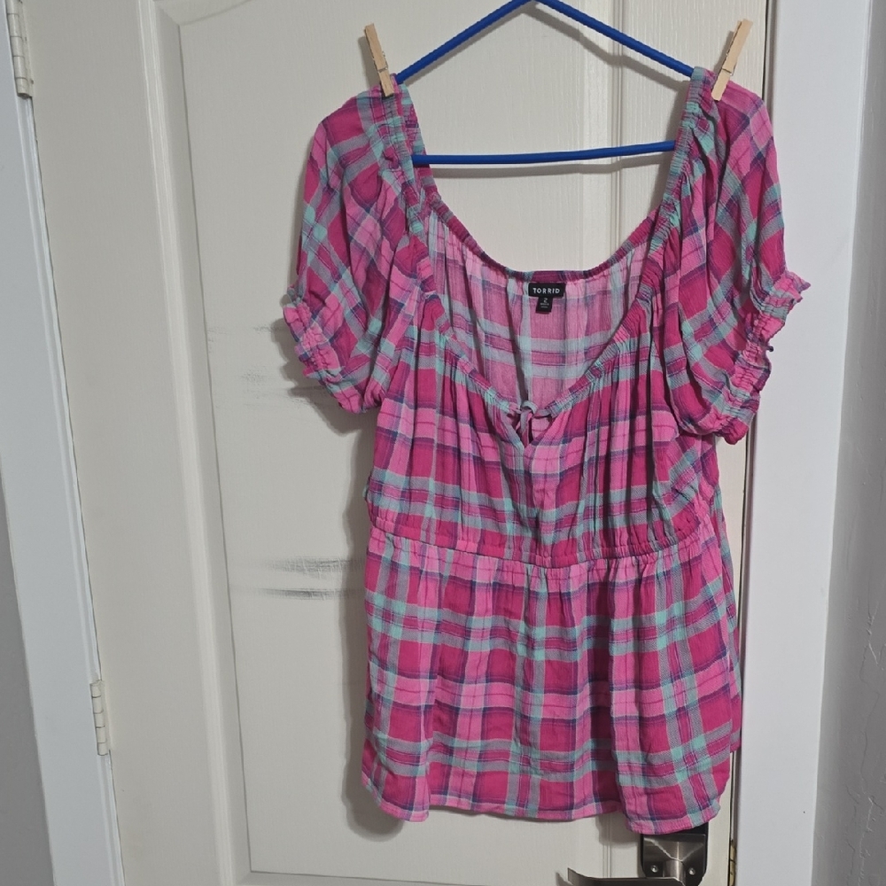 Torrid 2 NWOT On Or Off Shoulder Pink and Blue Plaid Blouse